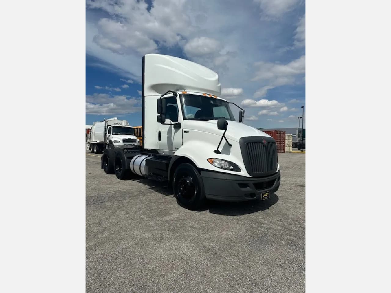 2020 International RH613 - Day Cab