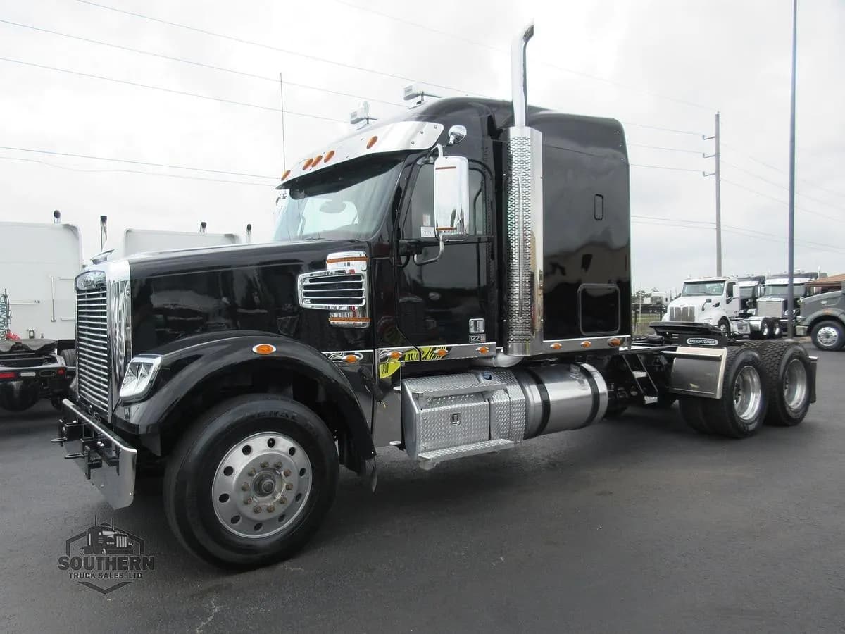 2023 Freightliner Coronado - Sleeper