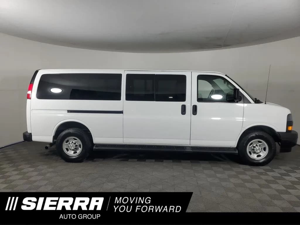 2023 Chevrolet Express 3500 - Vans