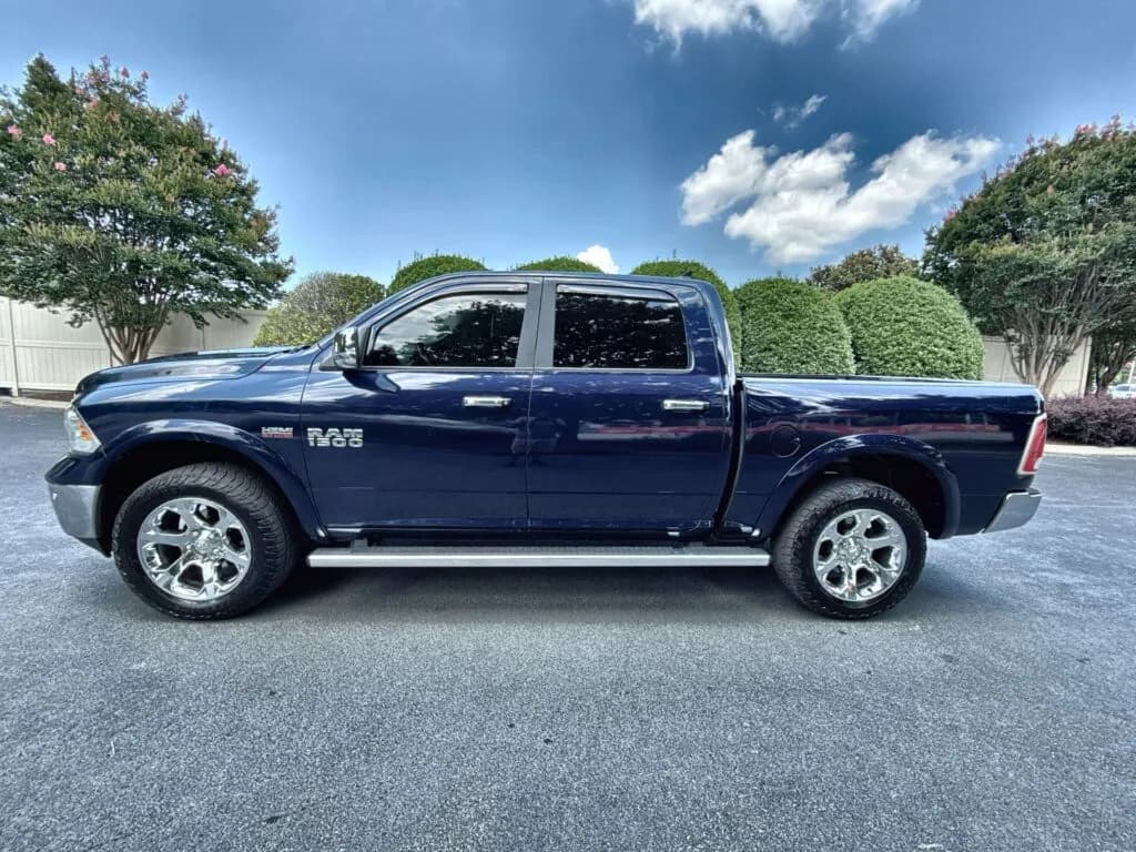 2017 Ram 1500 Laramie Crew Cab - Pickup