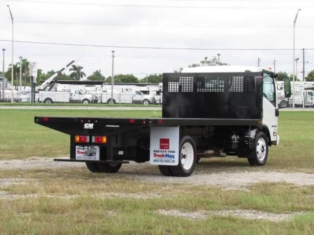 2027 Isuzu NPR-HD GAS