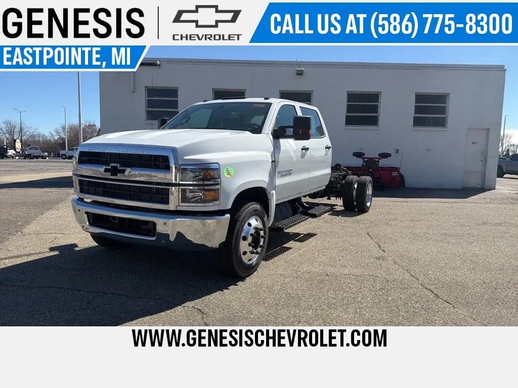 2025 Chevrolet Silverado 5500 Crew Cab - Chassis