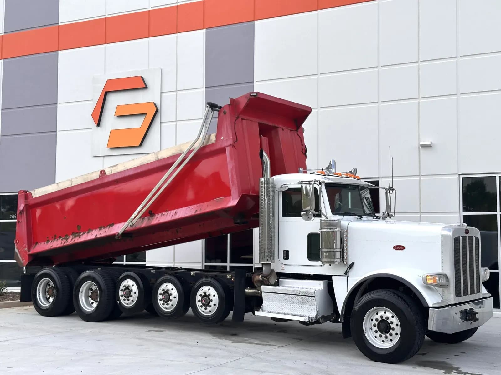2021 Peterbilt 389 - Dump