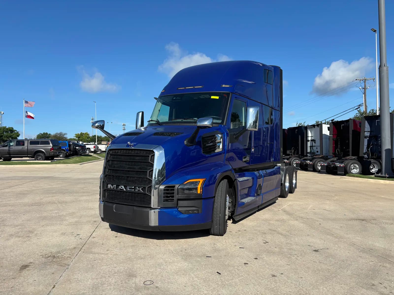2027 Mack PR64T76H - Sleeper