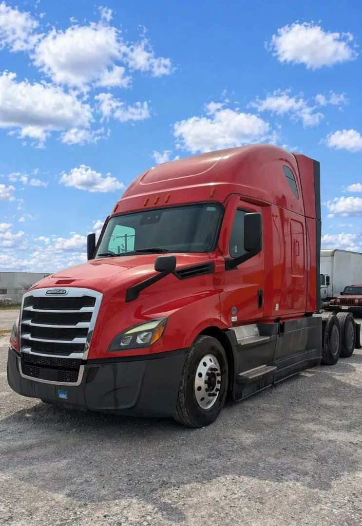 2022 Freightliner Cascadia - Sleeper