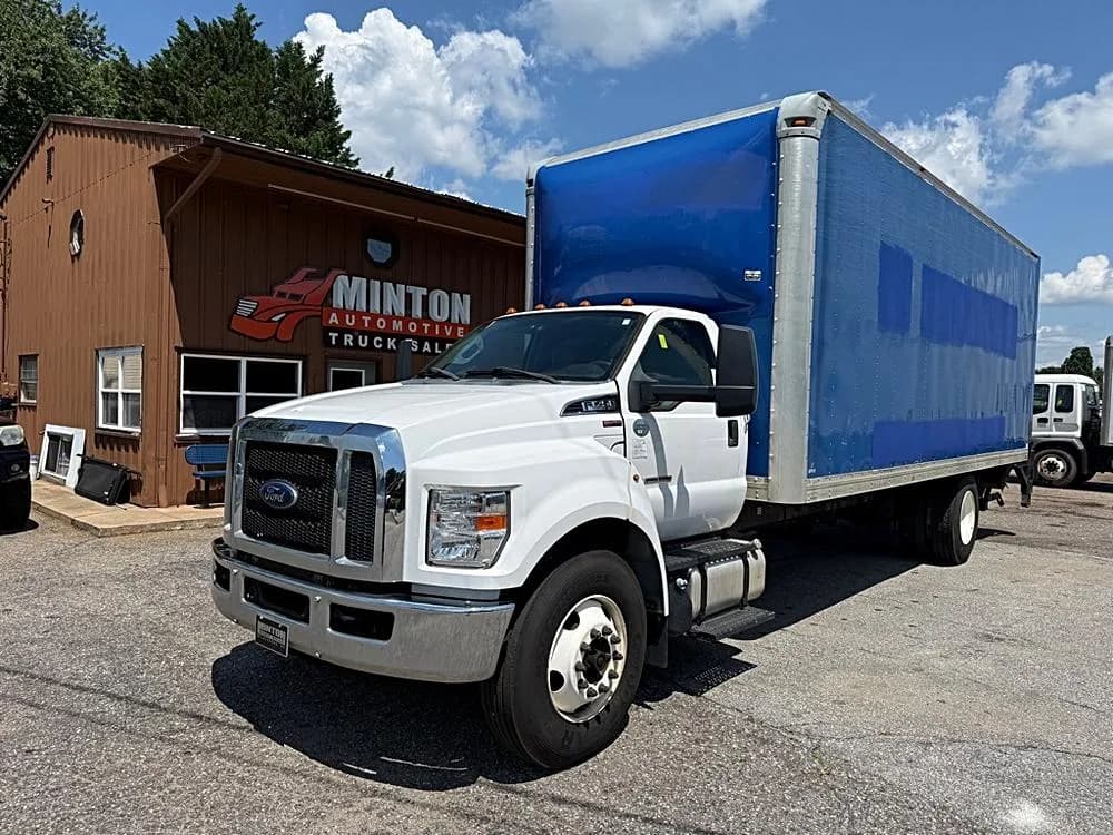2017 Ford F750 - Box