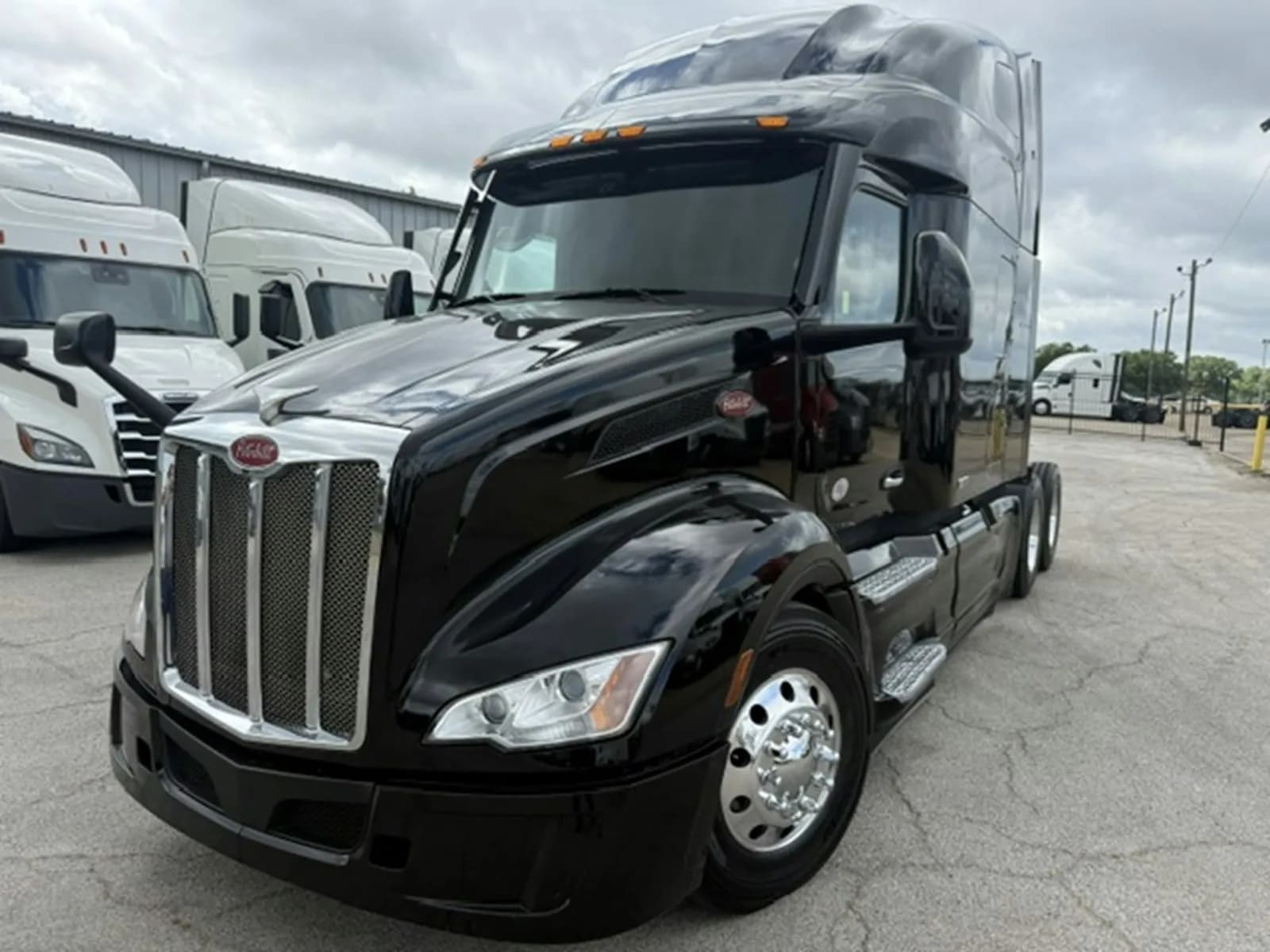 2023 Peterbilt 579