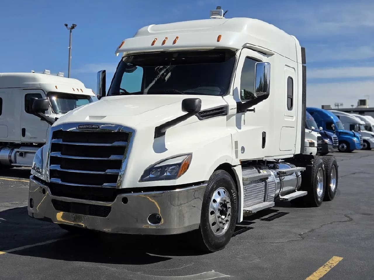 2020 Freightliner Cascadia - Sleeper