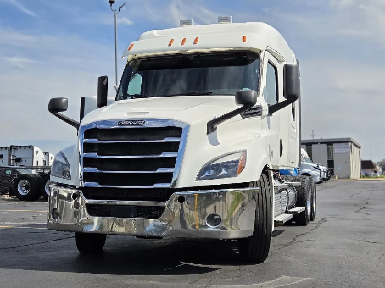 2020 Freightliner Cascadia - Sleeper