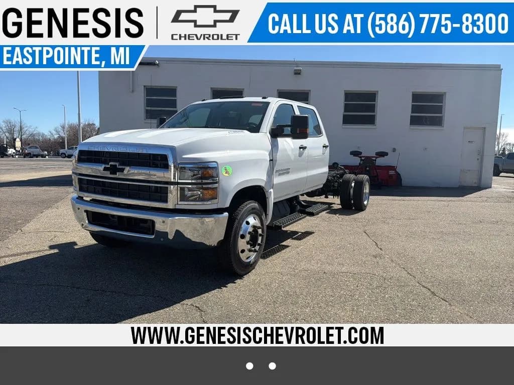 2025 Chevrolet Silverado 5500 Crew Cab - Chassis