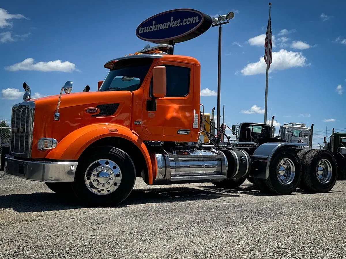 2019 Peterbilt 567 - Day Cab
