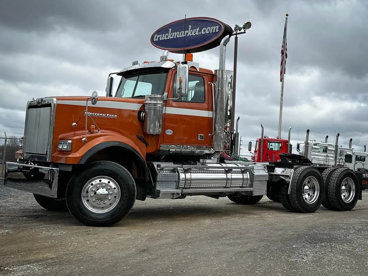2018 Western Star 4900 - Day Cab