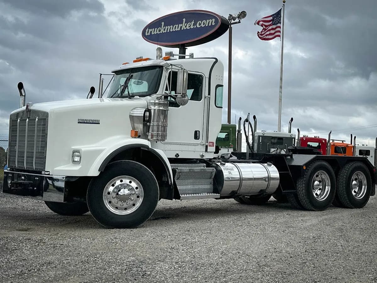 2012 Kenworth T800W - Day Cab