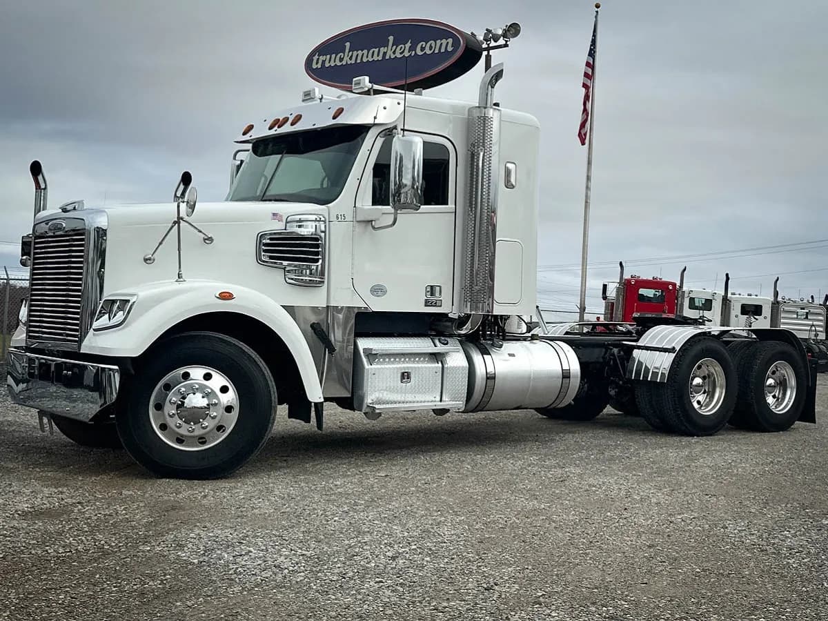 2018 Freightliner Coronado - Sleeper
