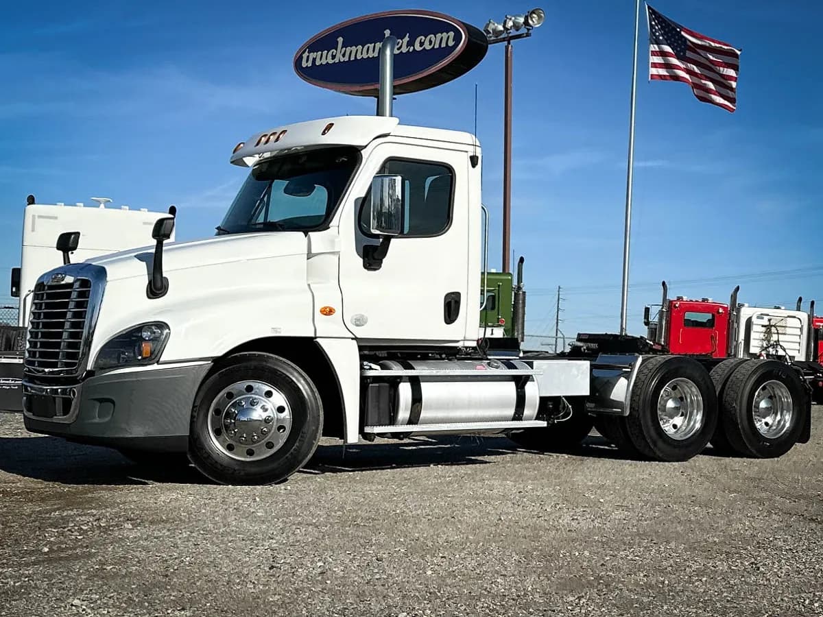 2018 Freightliner Cascadia - Day Cab