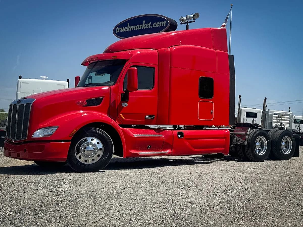 2019 Peterbilt 579 - Sleeper
