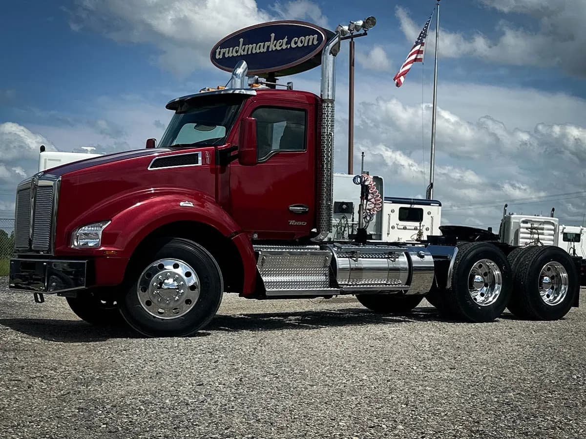 2024 Kenworth T880 - Day Cab