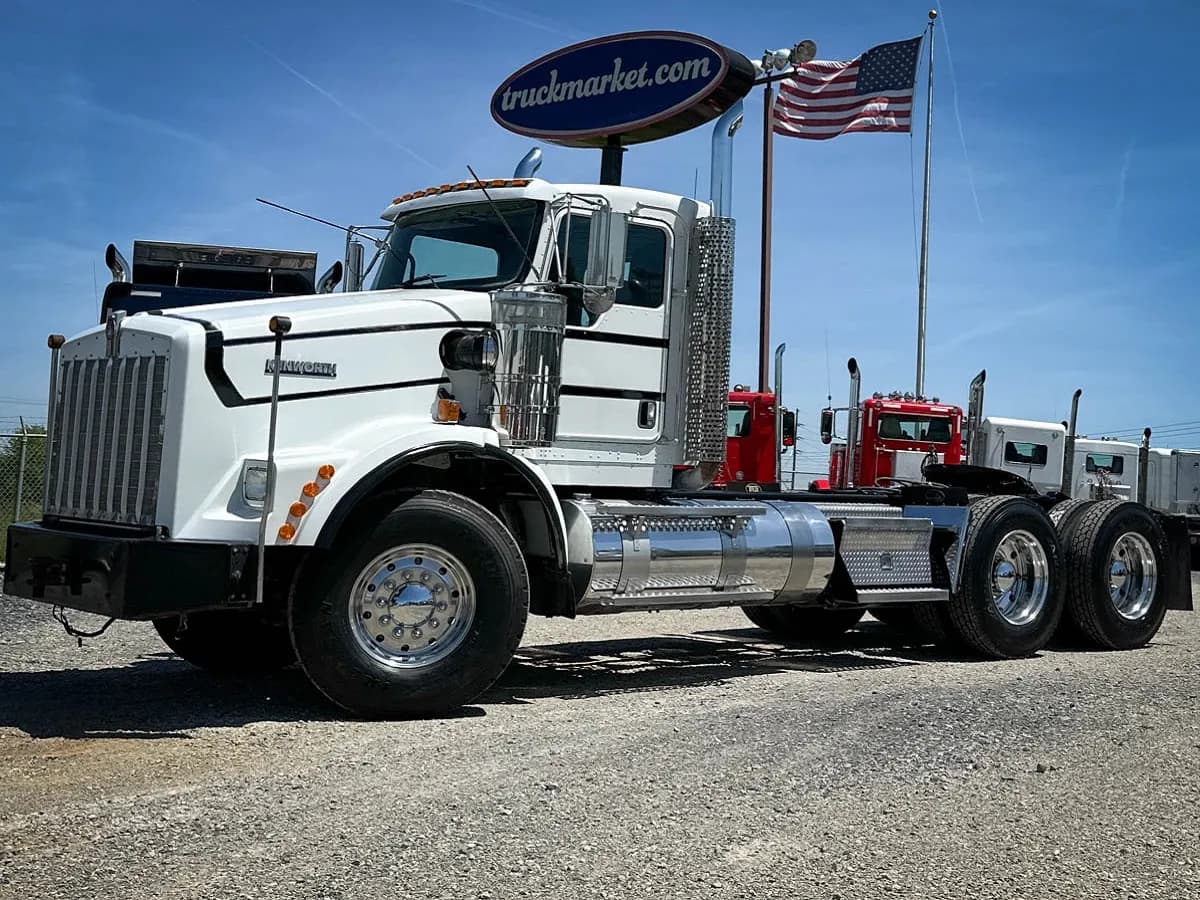 2008 Kenworth T800W - Day Cab
