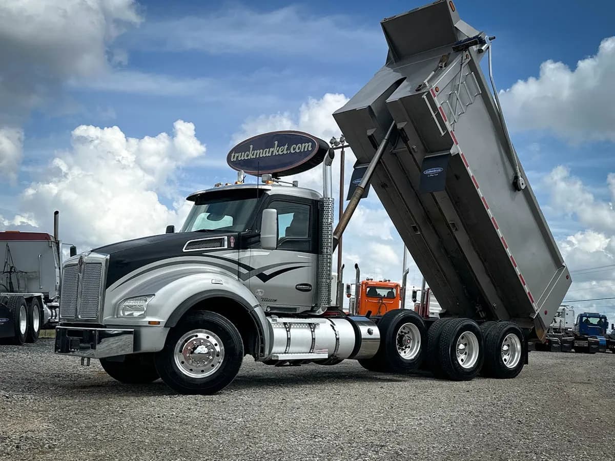 2019 Kenworth T880 TRI - Dump