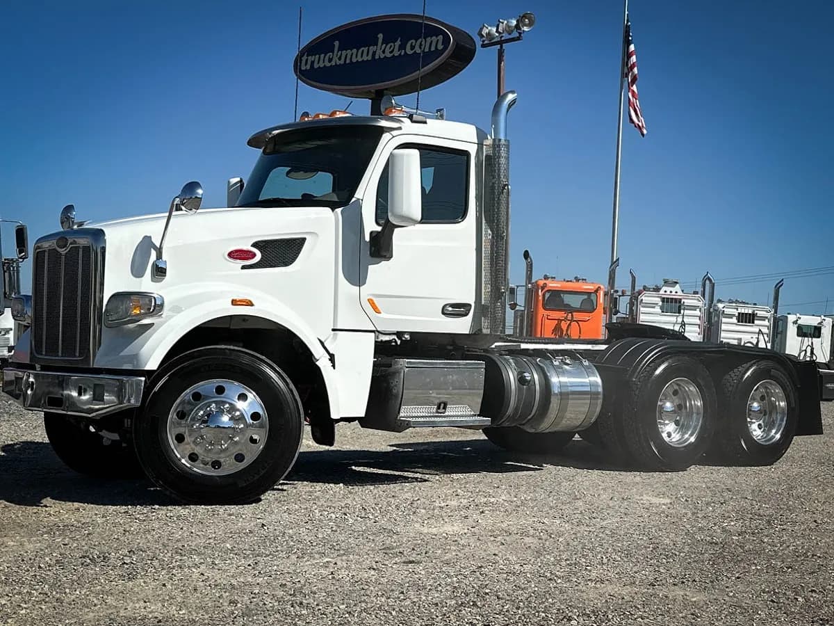 2020 Peterbilt 567 - Day Cab