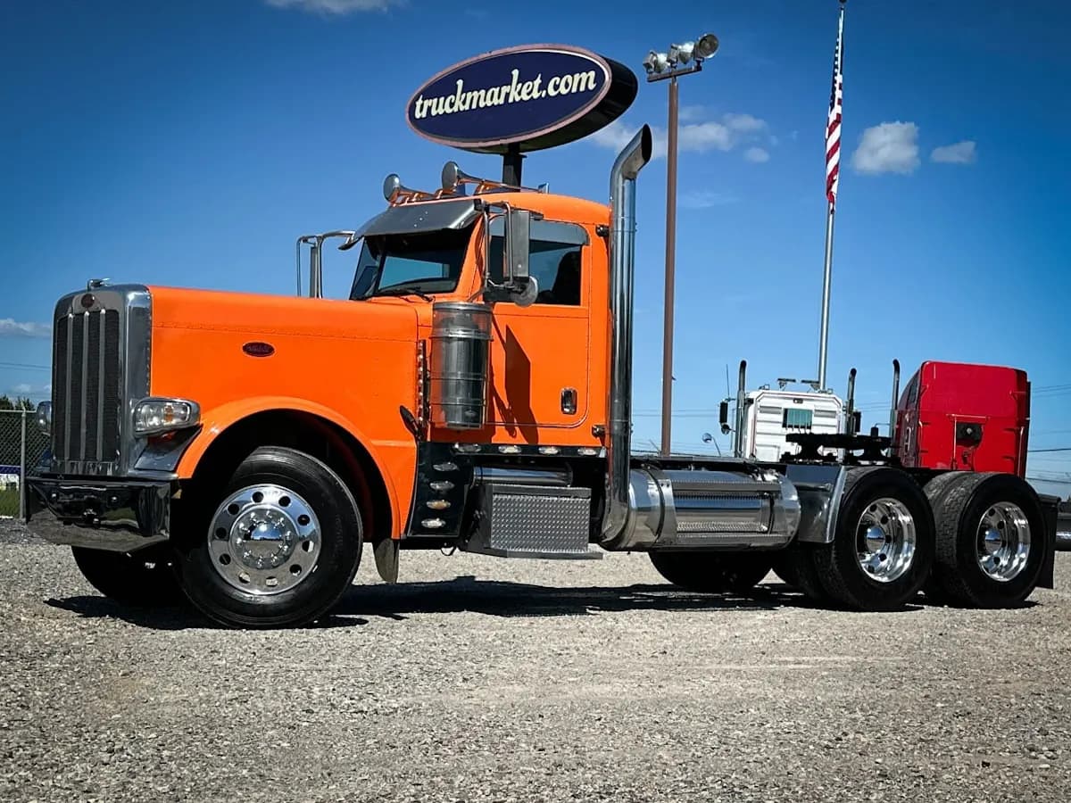 2014 Peterbilt 389 - Glider Kit Trucks
