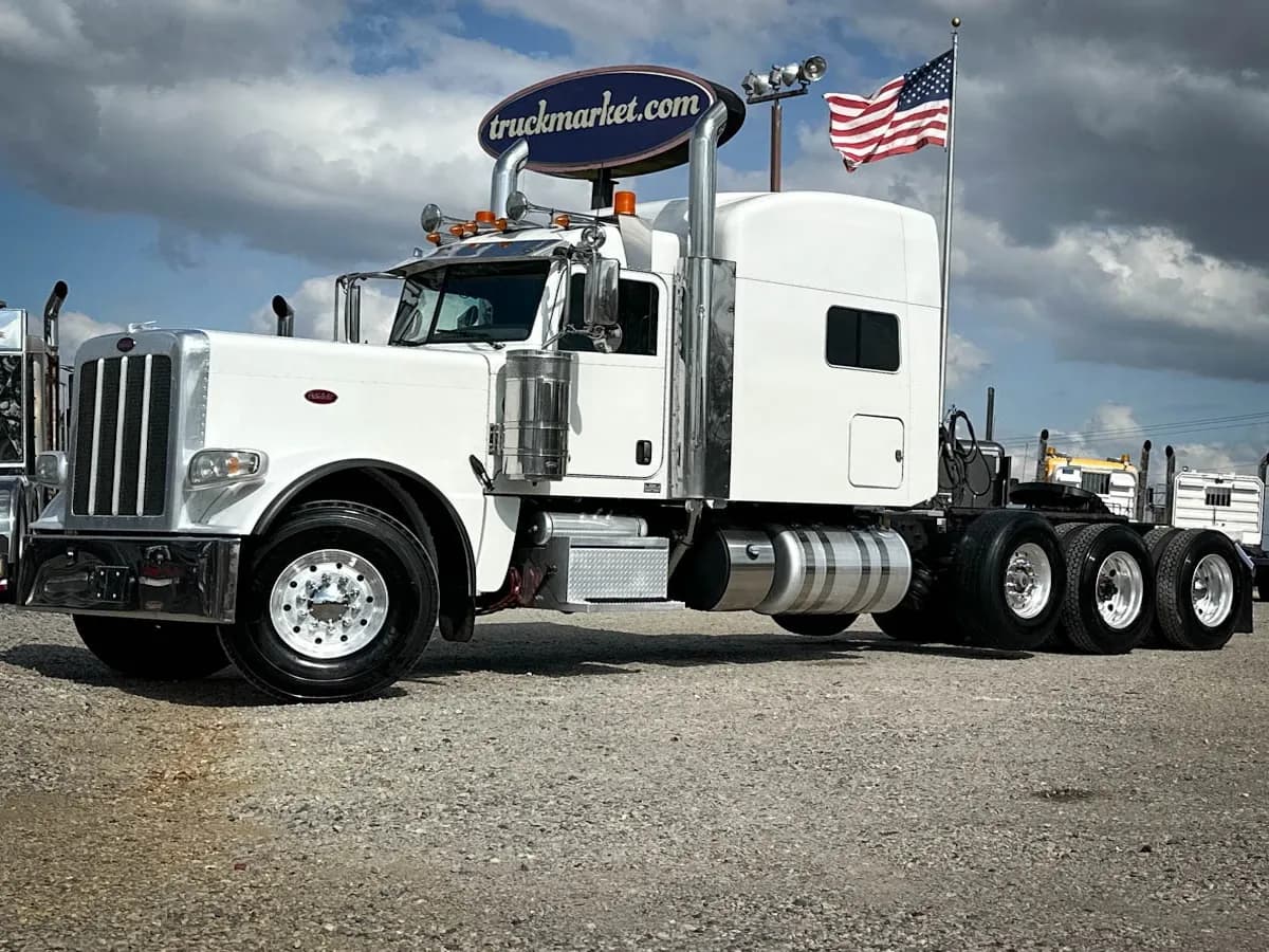 2018 Peterbilt 389 TRI - Sleeper