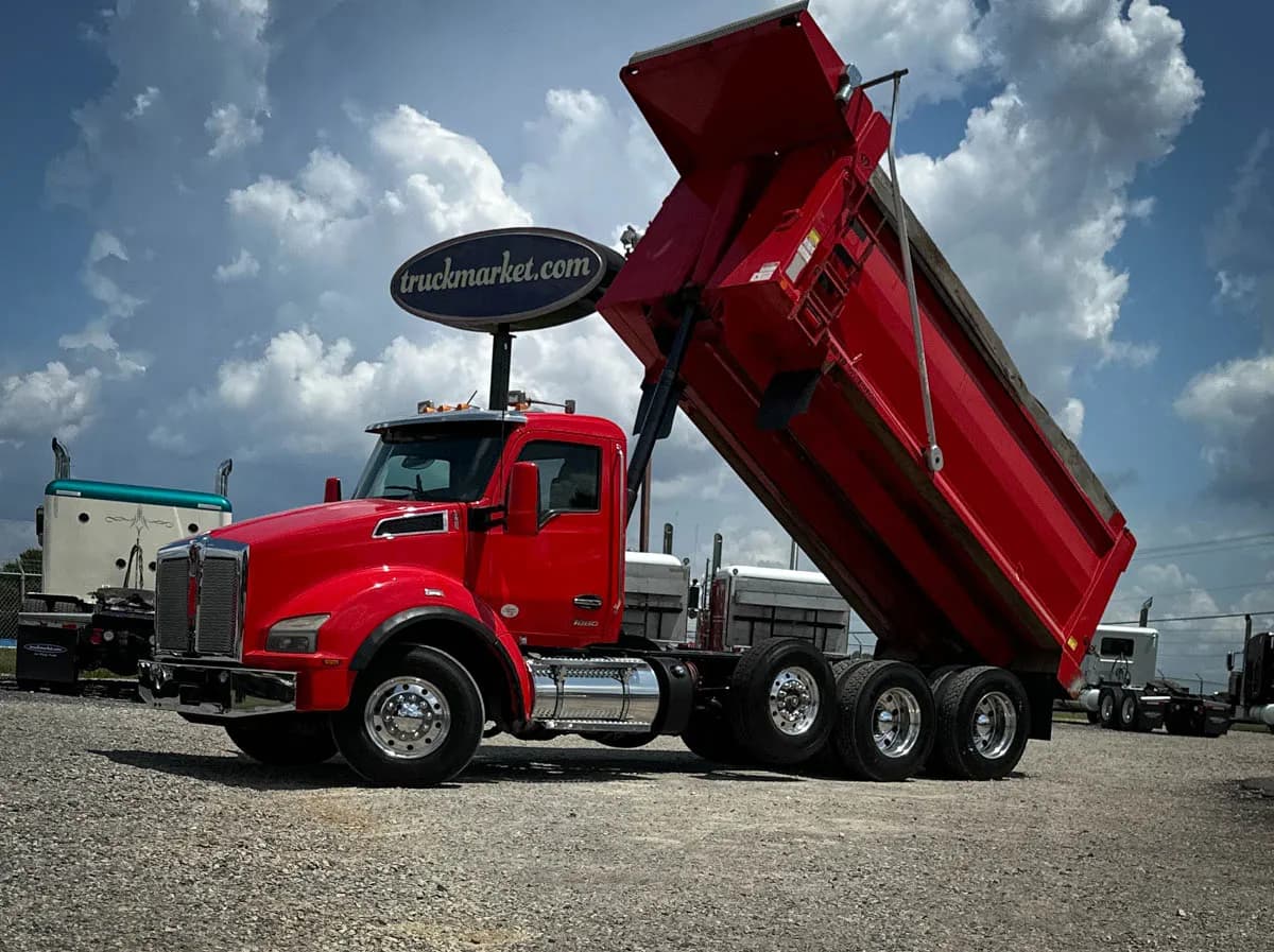 2022 Kenworth T880 TRI - Dump