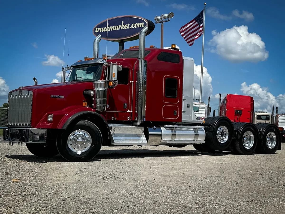 2025 Kenworth T800W TRI - Sleeper