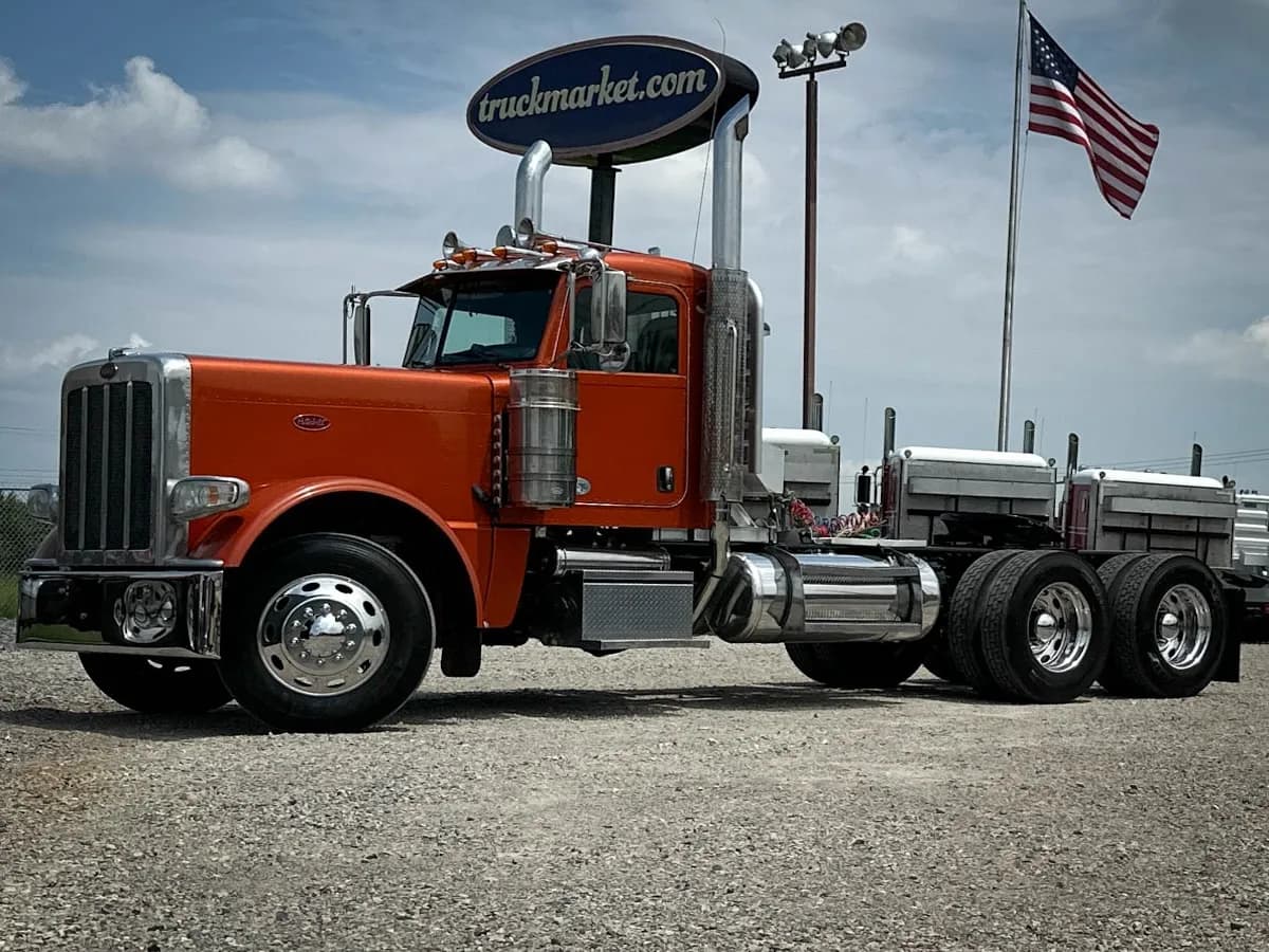 2020 Peterbilt 389 - Day Cab