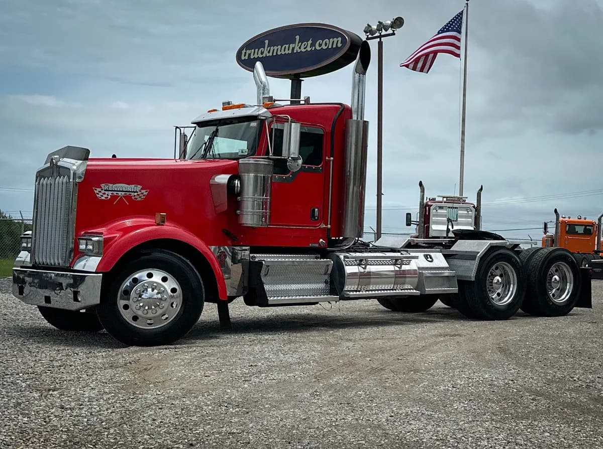 2018 Cat W900L - Glider Kit Trucks