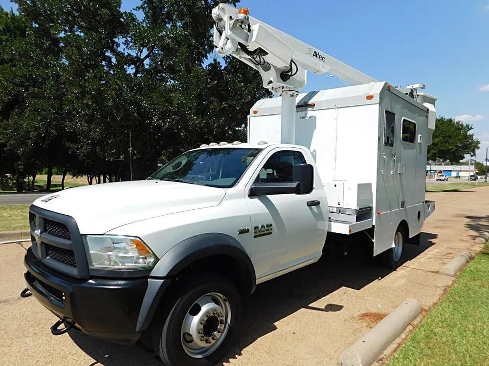 2016 Ram 5500 - Bucket