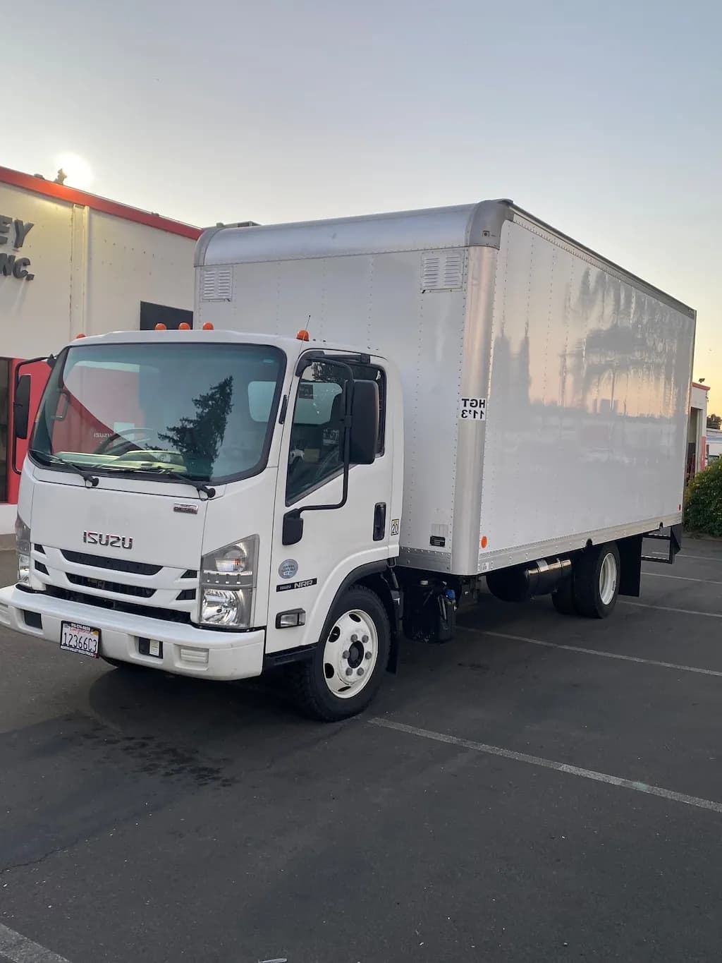 2017 Isuzu NRR 19,500 gvwr