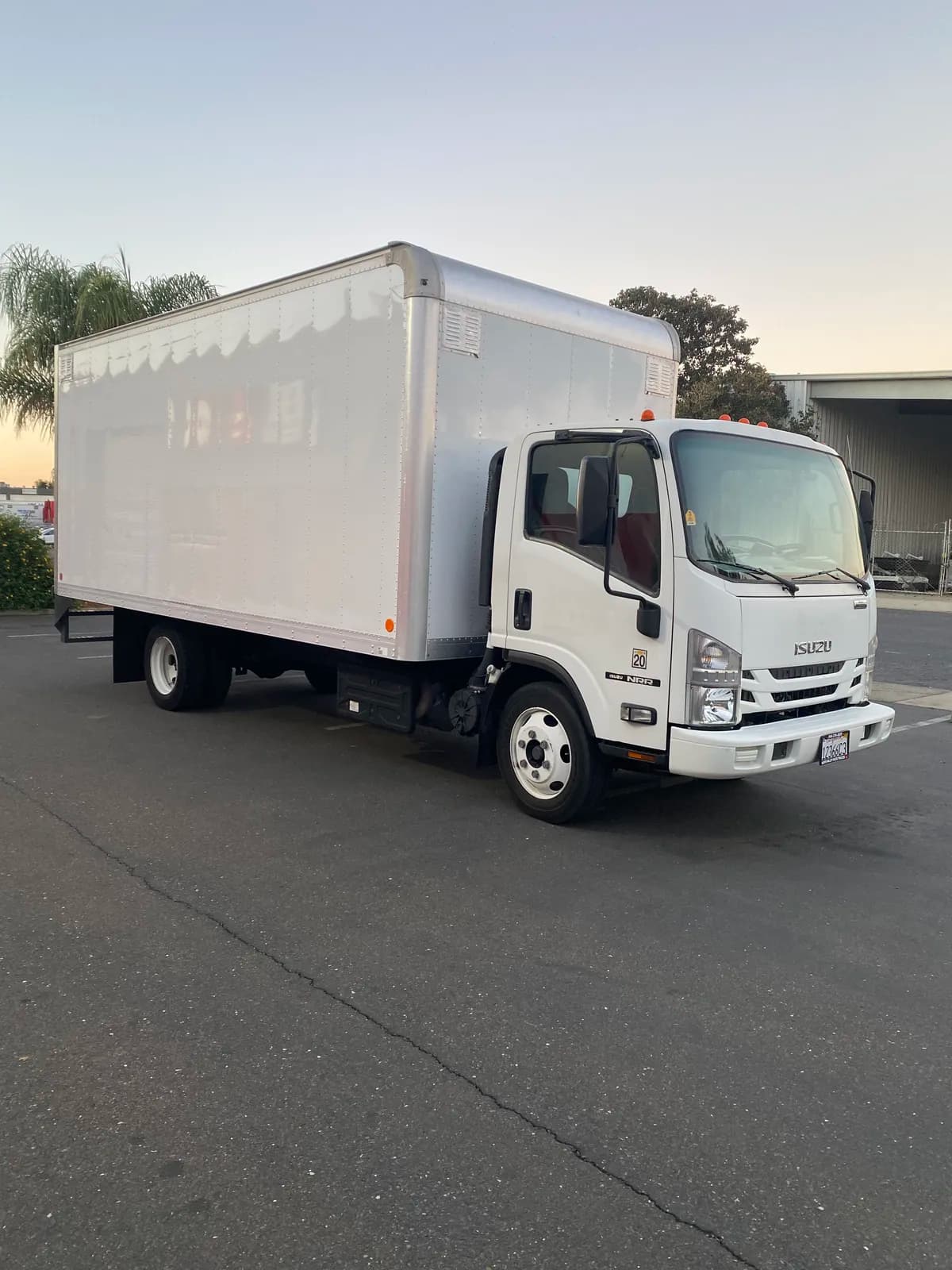 2019 Isuzu NRR 19,500 gvwr
