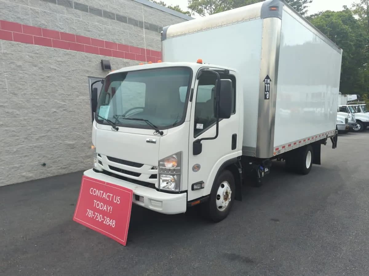 2020 Volvo VNL64T-740 - Sleeper
