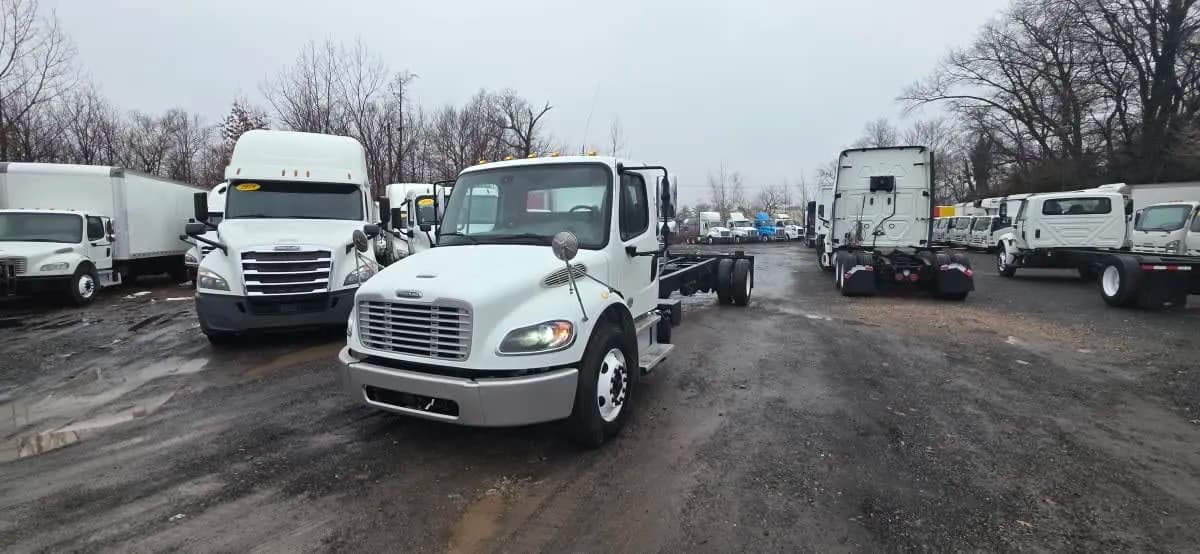 2019 Freightliner M2 106 - Flatbed