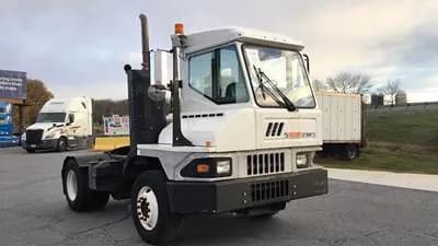 2019 Ottawa T2 Yard Spotter Truck - Cummins Automatic - Yard Spotter Trucks