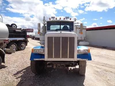 2000 Peterbilt 379 Gasoline / Fuel Truck - Caterpillar 10 Speed Manual - Pickup