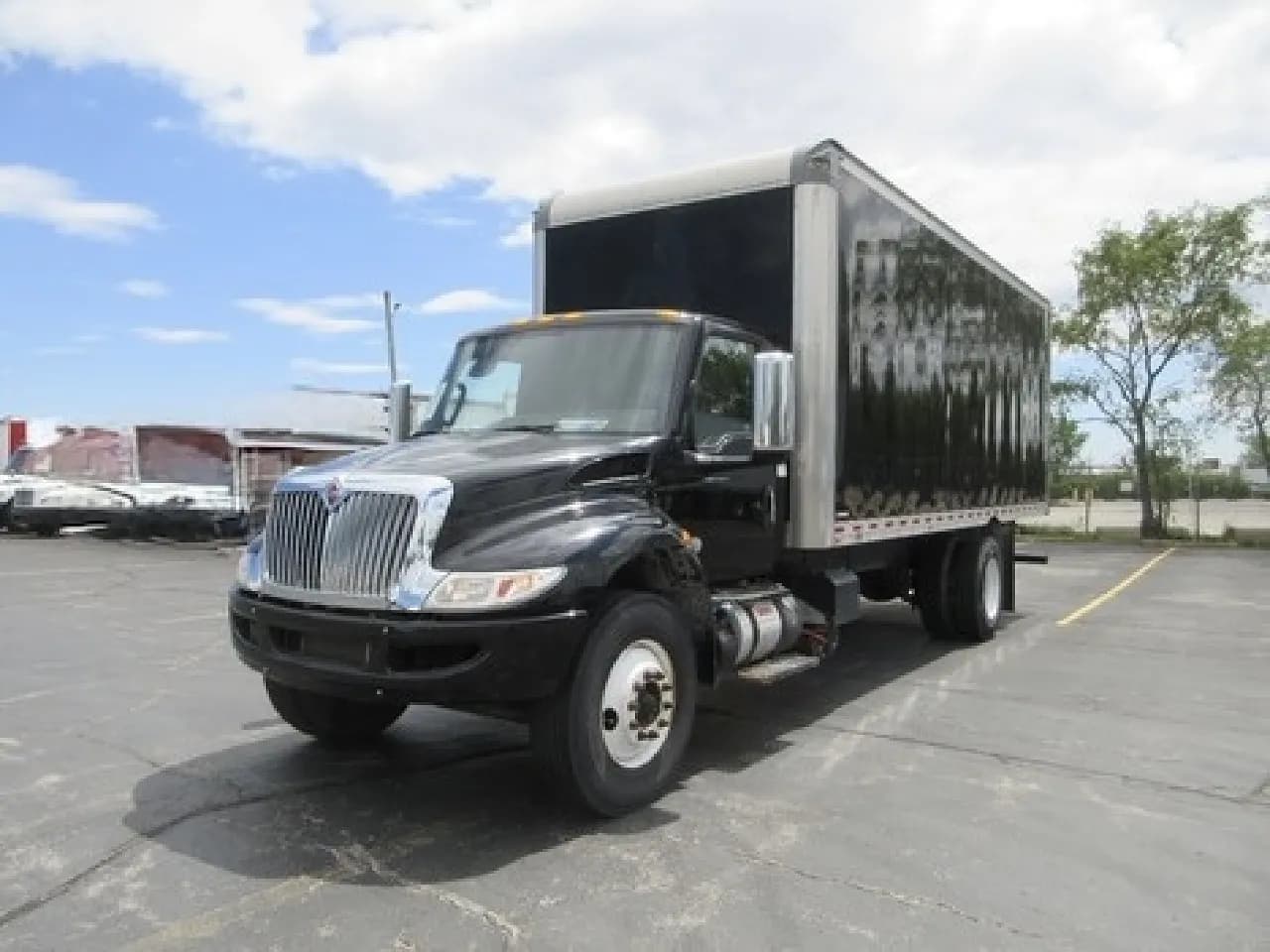2020 International MV607 - Box
