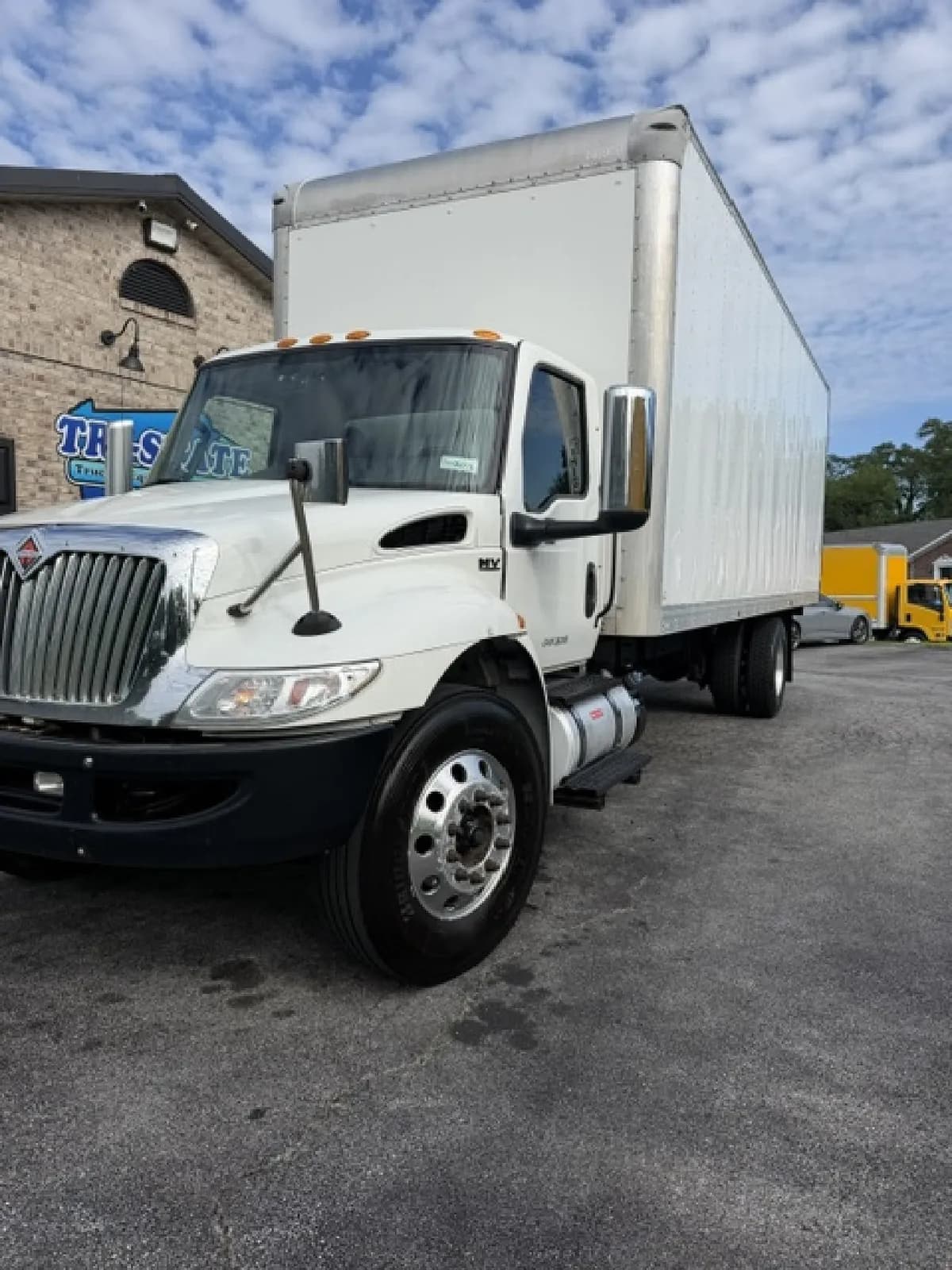 2022 International MV607 - Box