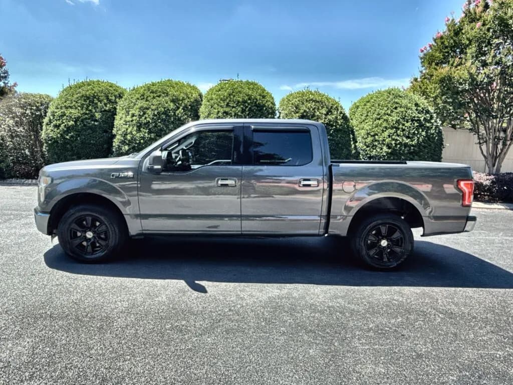 2016 Ford F-150 4 - Pickup