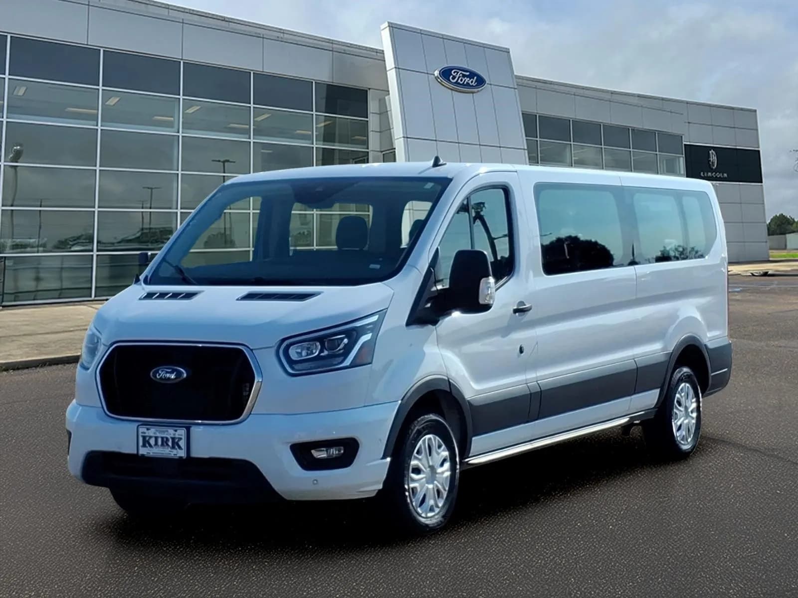 2023 Ford Transit XLT - Shuttle Bus