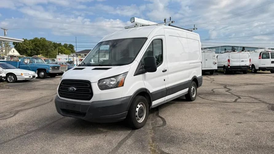 2019 Ford Transit Cargo Med Rd Van - Vans