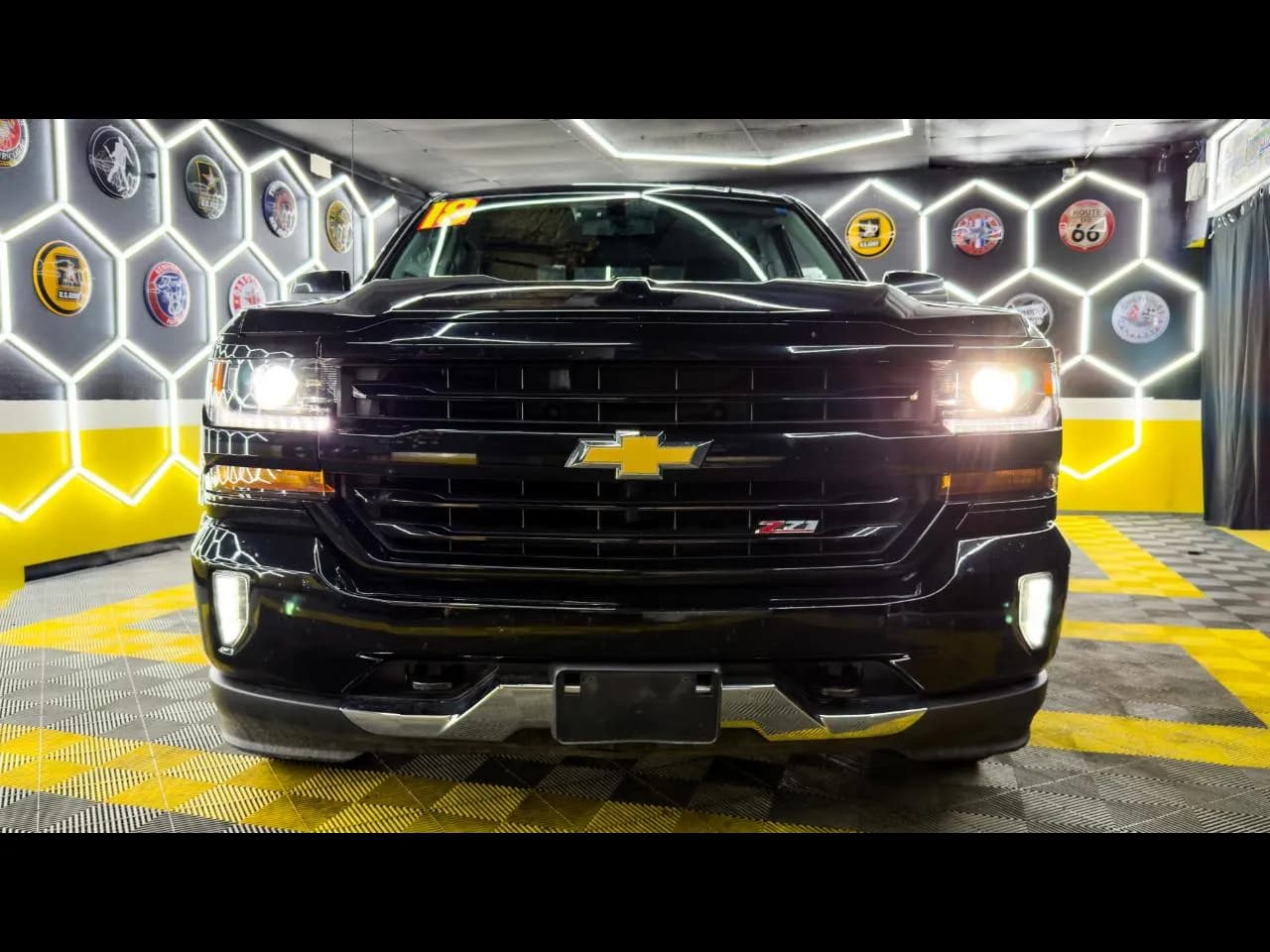 2018 Chevrolet Silverado 1500 LT CREW-CAB - Pickup