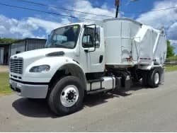 2014 Freightliner Business Class M2