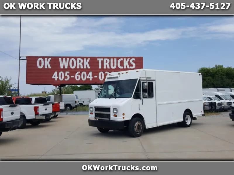2000 Freightliner MT45 Chassis - Chassis