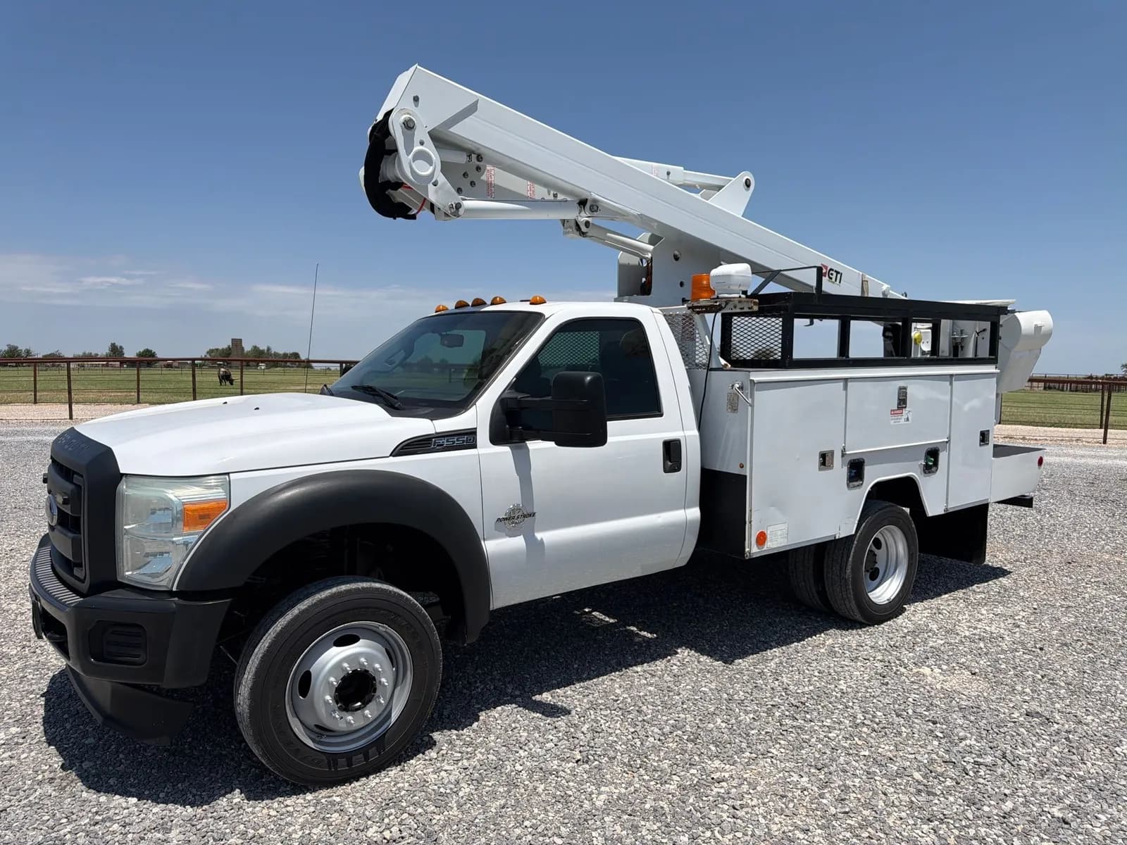 2016 Ford F-550 Chassis - Chassis