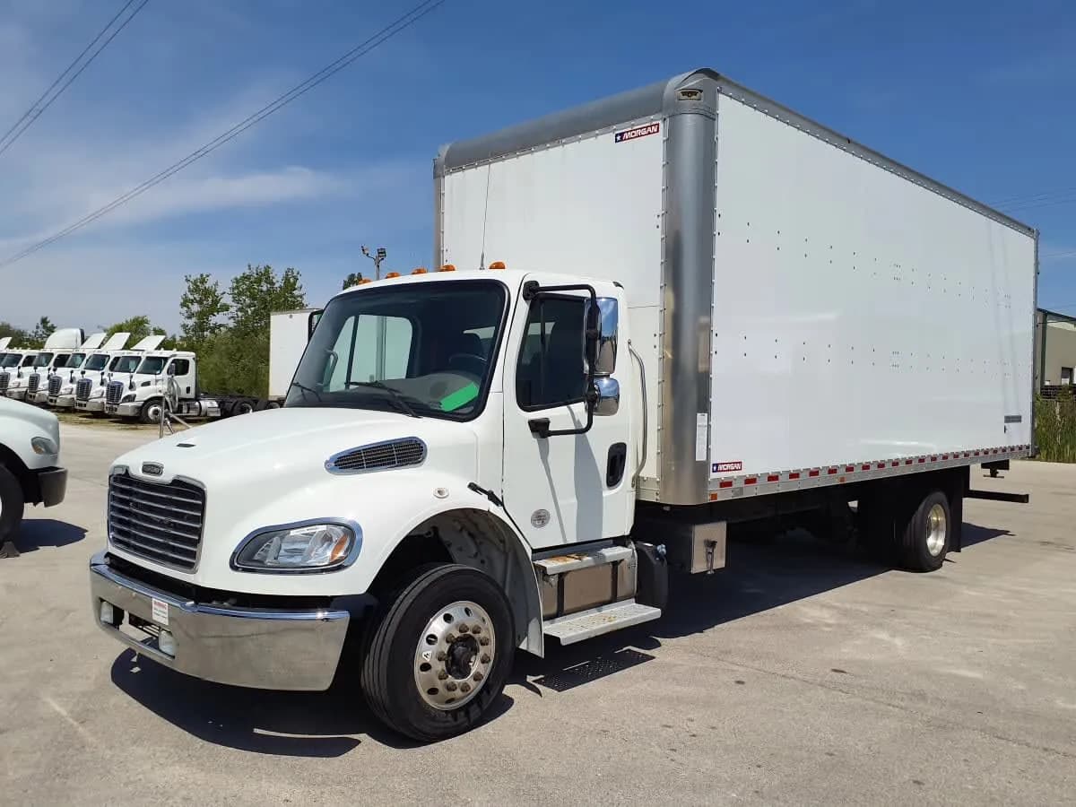 2020 Freightliner M2 106 - Box
