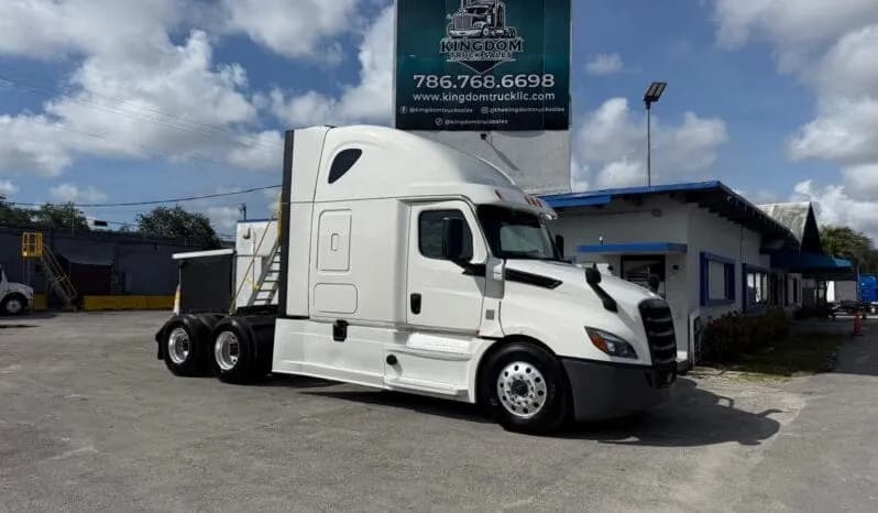 2020 Freightliner Cascadia - Sleeper