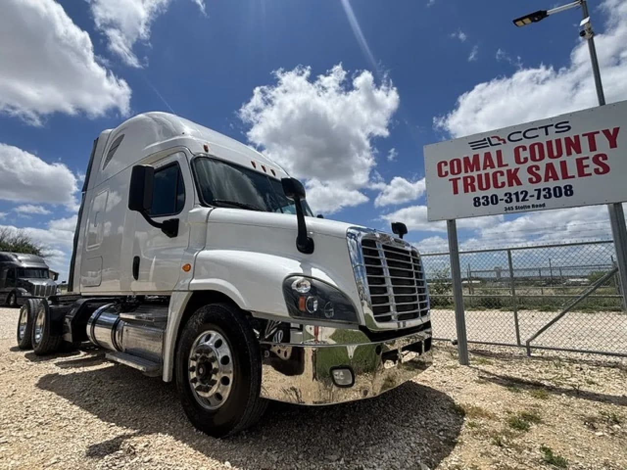 2017 Freightliner Cascadia - Sleeper