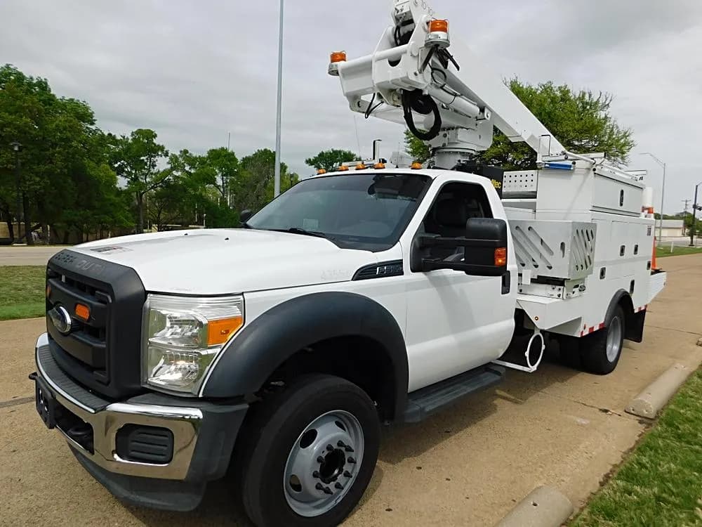 2016 Ford F-550 - Bucket